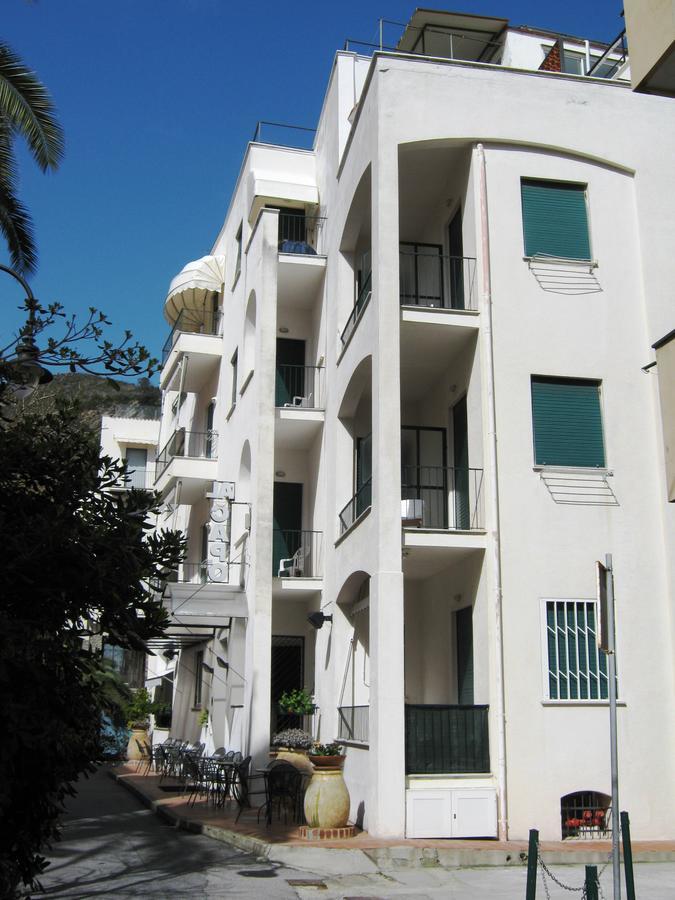 Hotel Al Capo Вариготи Екстериор снимка